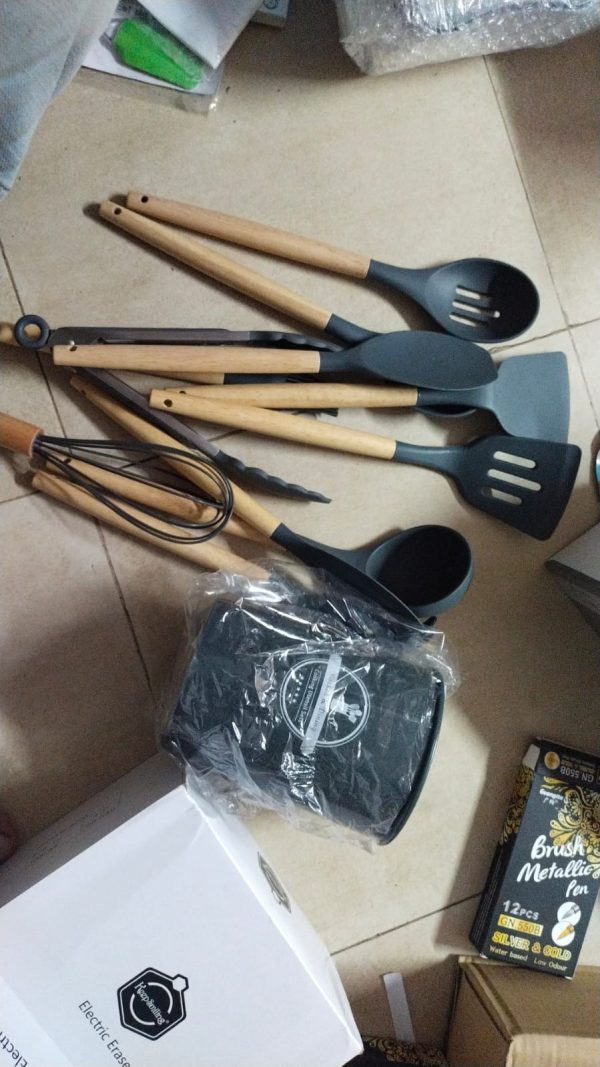 12 pcs set Wooden Handle Silicone Kitchen Utensils With Storage - Image 3