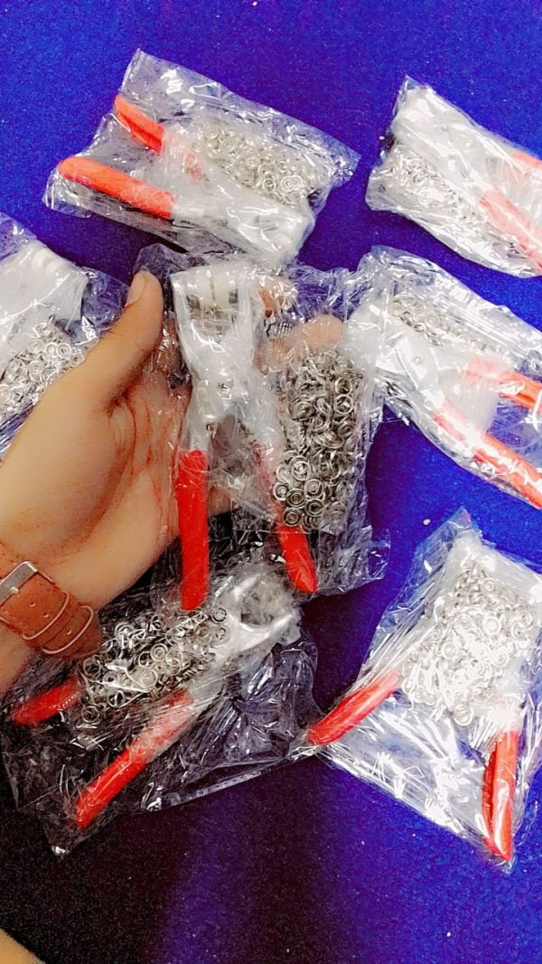 Metal Tich Button Press Plier With 50 Buttons. - Image 3